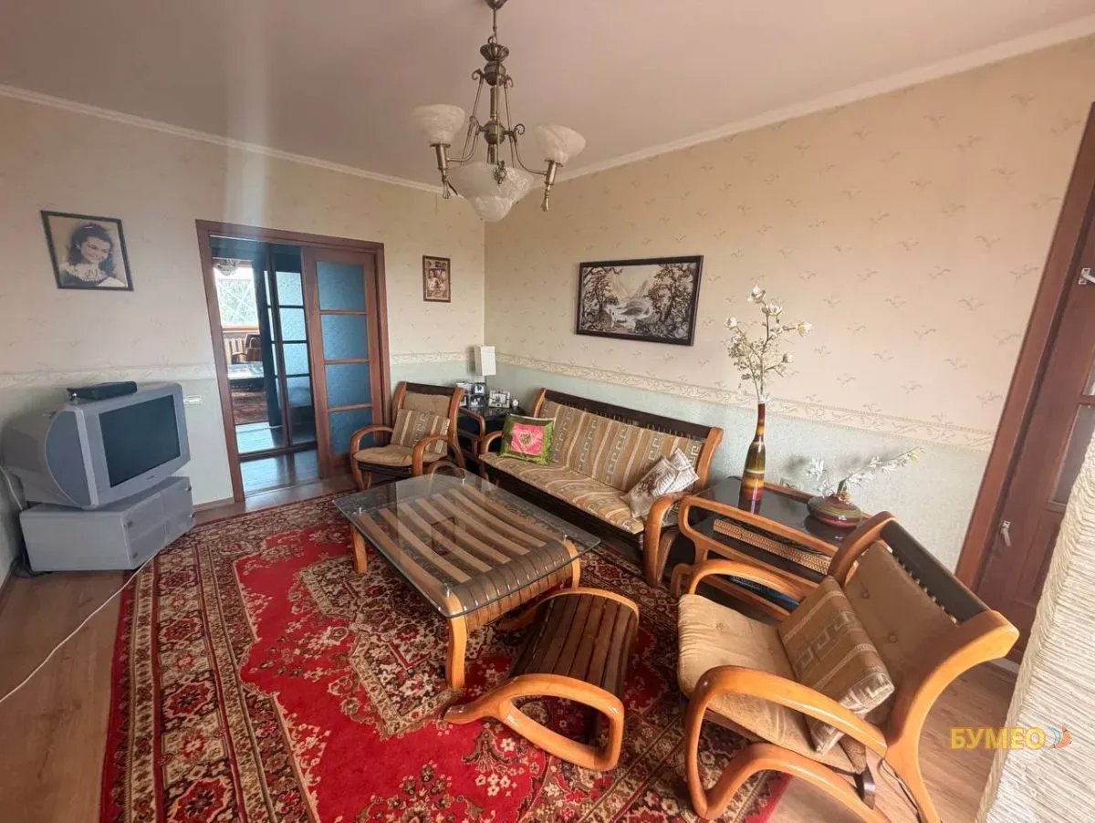 Продам 3- к квартиру на ул. Челюскинцев