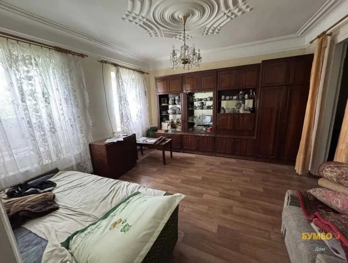 Продам часть дома и флигель 116 кв (р- н 33 школы)