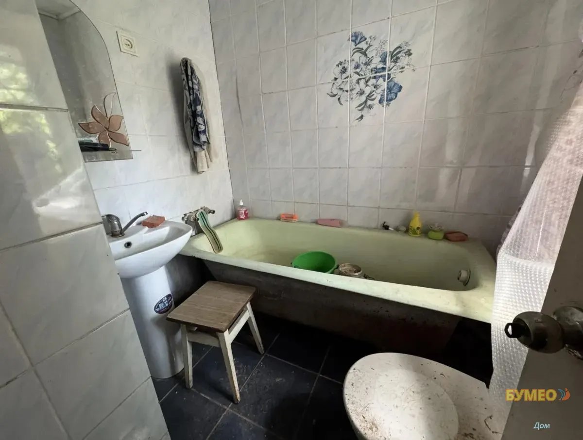 Продам часть дома и флигель 116 кв (р- н 33 школы)