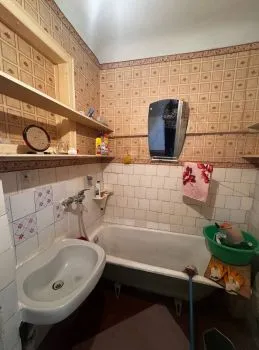 Продам 4-к квартиру