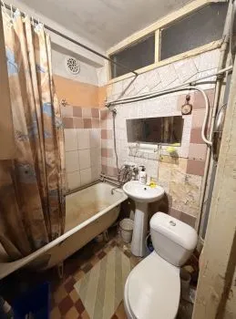 Продам 2- к квартиру на кв. Ватутина с автономным 