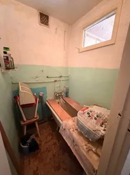 Продам 2- к квартиру на кв 50 Лет Октября (верхний