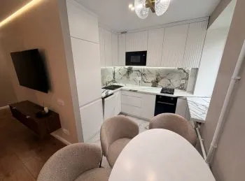 Продам 2- к квартиру в центре Луганска с евро рем