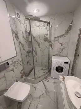 Продам 2- к квартиру в центре Луганска с евро рем