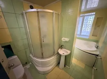Продам 3- к квартиру в самом центре Луганска 