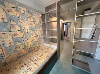 Продам 3- к квартиру в самом центре Луганска 