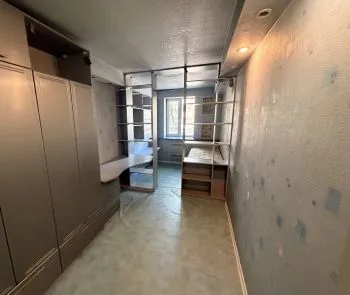 Продам 3- к квартиру в самом центре Луганска 