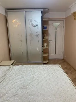 Сдам 3- к квартиру с автономкой Курская Дуга