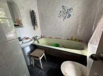 Продам часть дома и флигель 116 кв (р- н 33 школы)